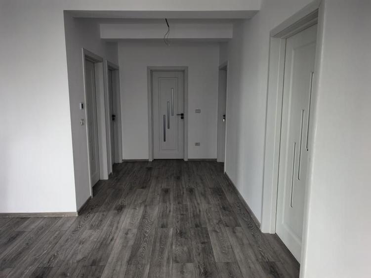 Casă individuală cu 3 camere cu Canalizare în Lunca Cetățuii