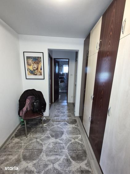Apartament cu 2 camere decomandat în Nicolina