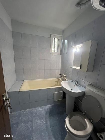 Apartament cu 2 camere semidecomandat în Calea București