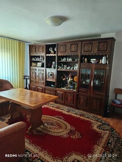 Apartament cu 3 camere decomandat, mobilat în Central