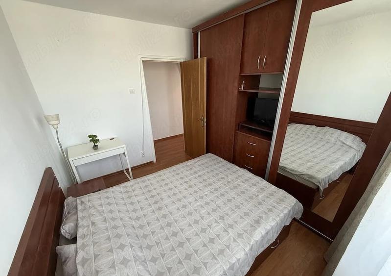 Apartament cu 3 camere semidecomandat, mobilat în Apusului