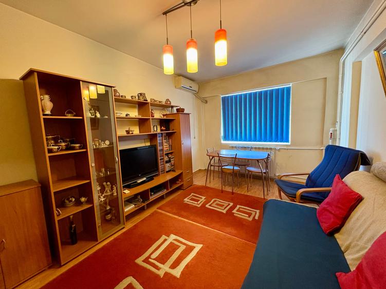 Apartament cu 3 camere decomandat în Giurgiului