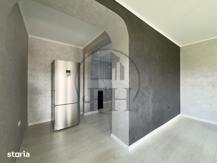 Casă cu 4 camere cu Teren 2561 Mp în Cobadin