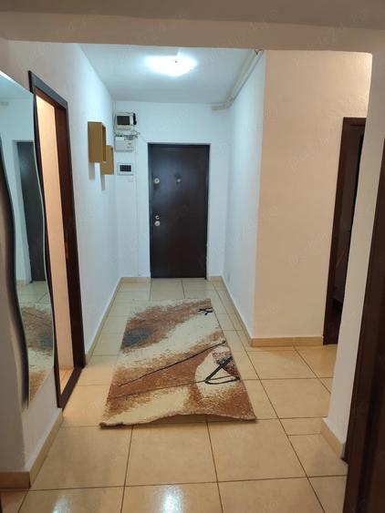 Apartament cu 3 camere decomandat în Faleza Nord