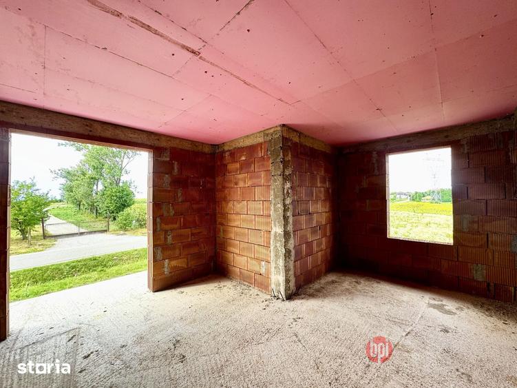 Casă cu 5 camere cu Teren 750 Mp în Fântâna Mare