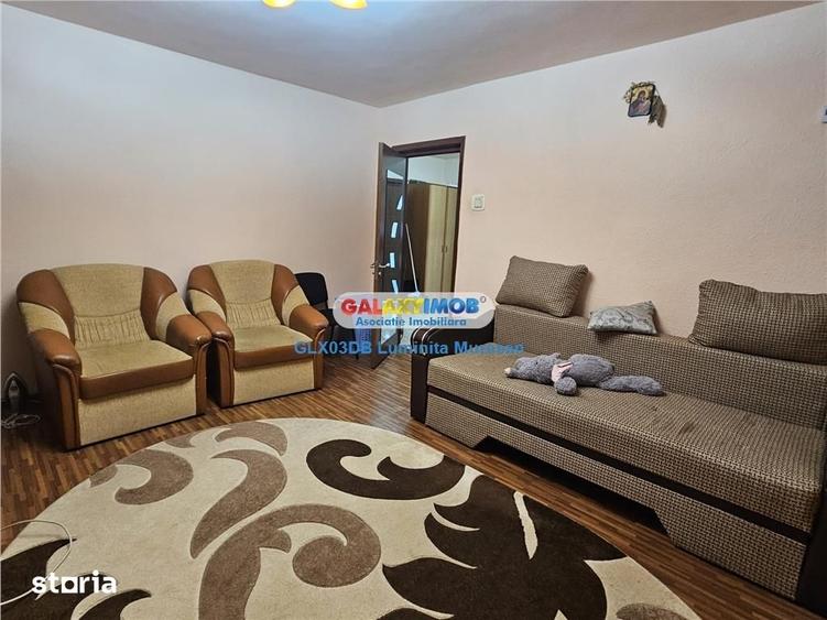 Apartament cu 2 camere decomandat, mobilat în Micro 4