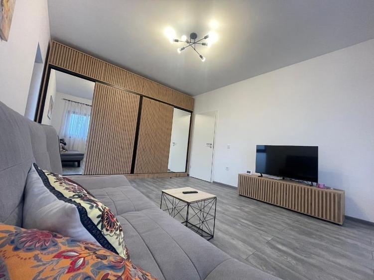Apartament cu 2 camere decomandat, mobilat în Sânpetru