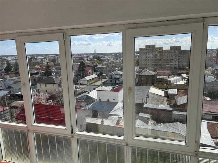 Apartament cu 2 camere decomandat în Buzaului
