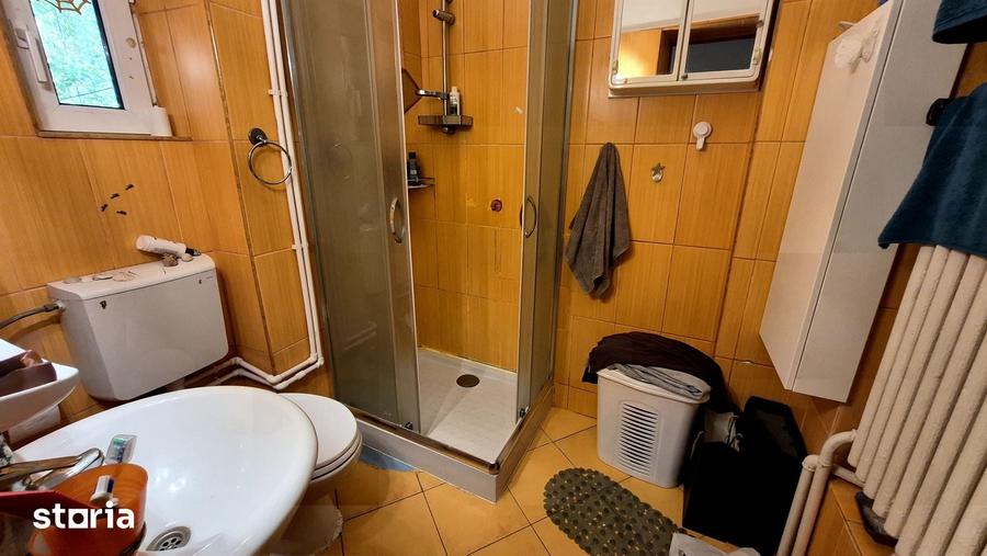 Casă cu 8 camere cu Teren 162 Mp în Ultracentral