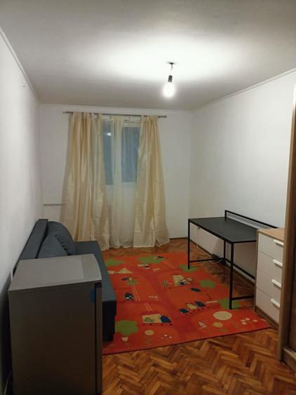 Apartament cu 2 camere semidecomandat în Rogerius