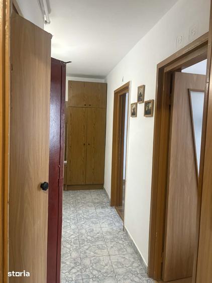 Apartament cu 3 camere în Astra