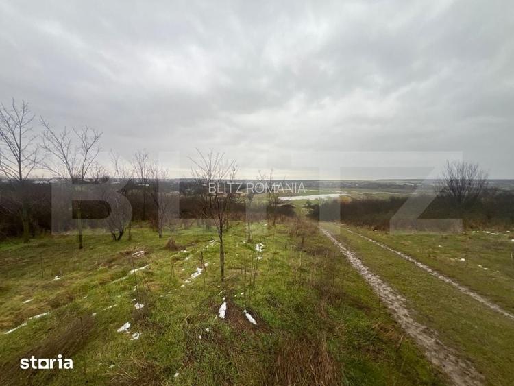 Teren intravilan, 2298 mp, strada Robanesti