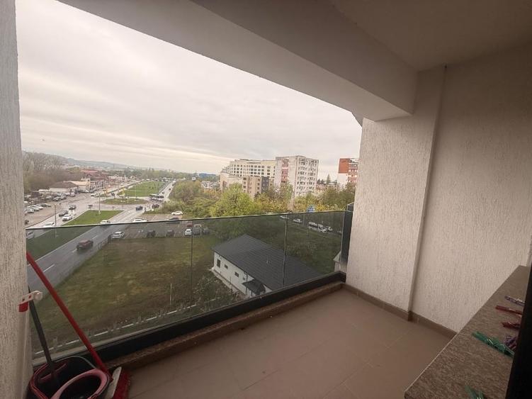 Apartament cu 3 camere decomandat, mobilat în Eremia