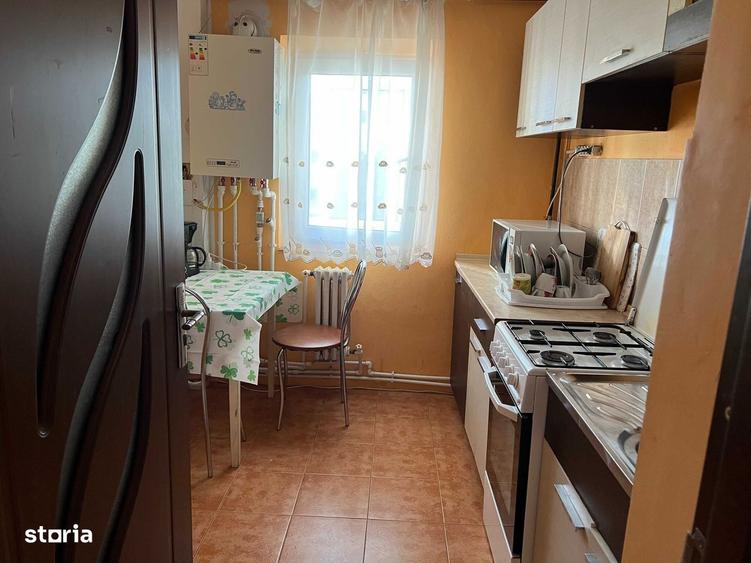Apartament cu 2 camere decomandat în Nicolina