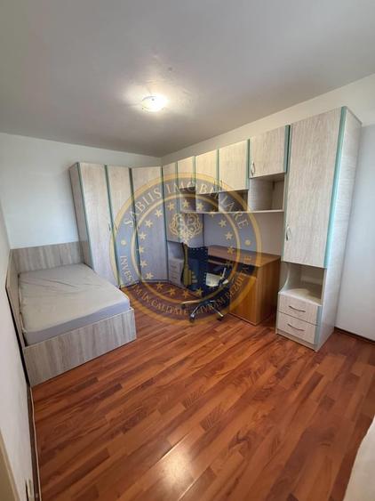 Apartament cu 3 camere semidecomandat în Timișoara