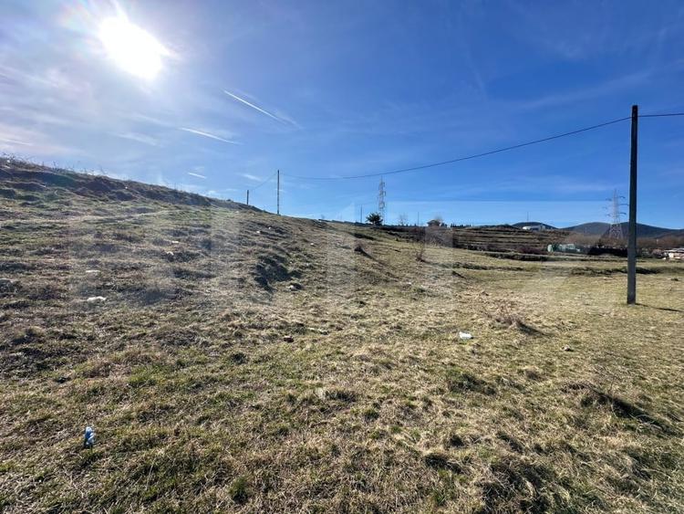 Teren agricol extravilan de 1830 mp, în Micro 15