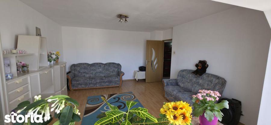 Apartament cu 2 camere decomandat, mobilat în Steaua