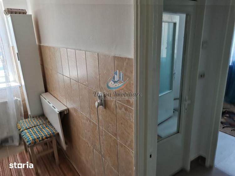 Apartament cu 4 camere decomandat în Calea Romanului