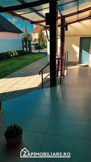 Casă individuală cu 7 camere cu Canalizare în Unirii