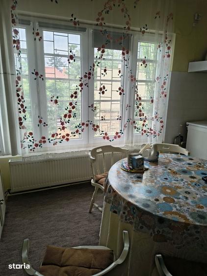 Apartament cu 4 camere în Gruia