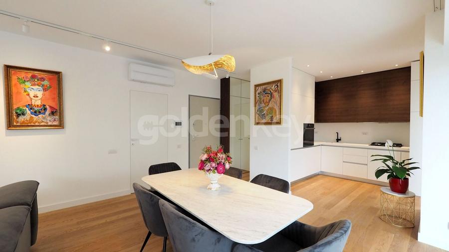 Apartament cu 4 camere decomandat, mobilat în Herăstrău