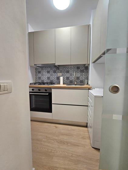 Apartament cu 2 camere decomandat, mobilat în Apărătorii Patriei