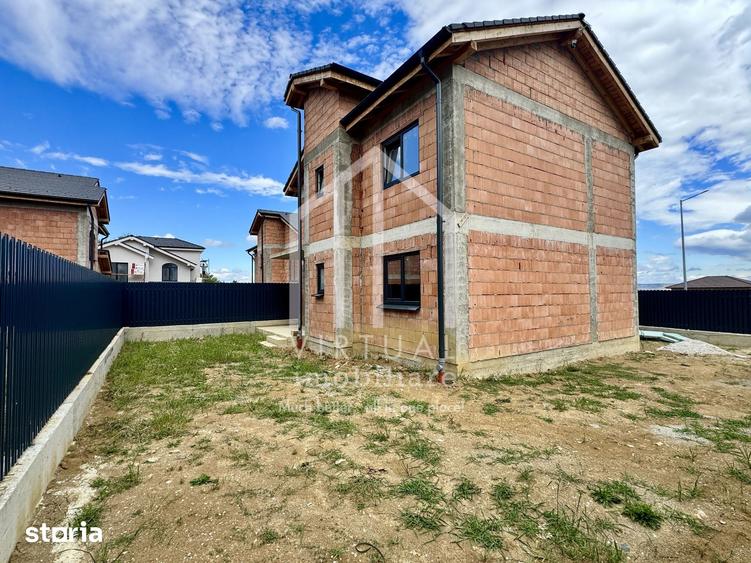 Casă cu 4 camere cu Teren 290 Mp în Central