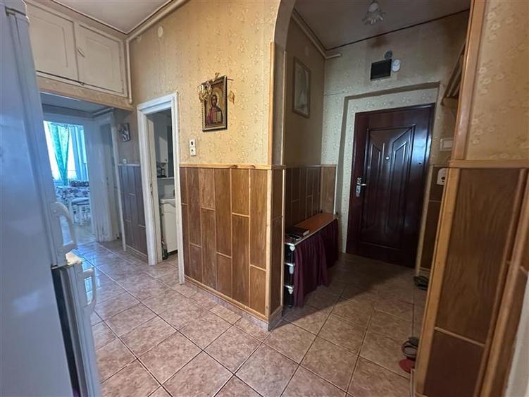 Apartament cu 3 camere decomandat în Luncă