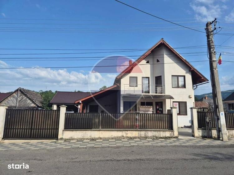 Casă cu 4 camere cu Teren 622 Mp în Bârsana