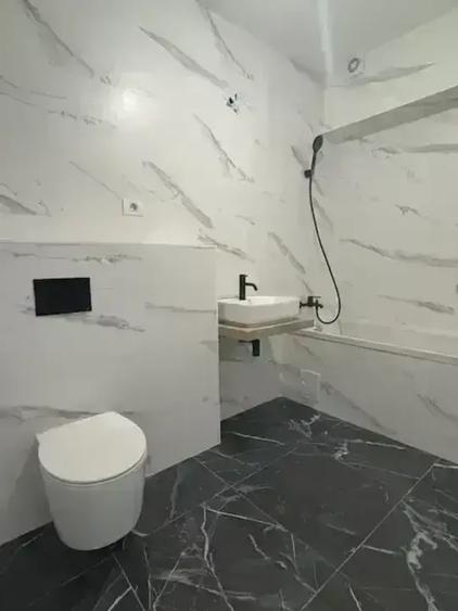 Penthouse cu 3 camere decomandat în Berceni