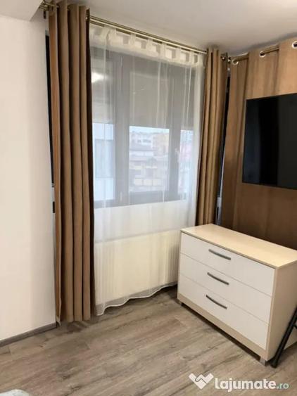 Apartament cu 3 camere decomandat în Valea Rosie