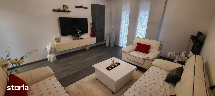 Casă cu 3 camere decomandat cu Teren 300 Mp în Central