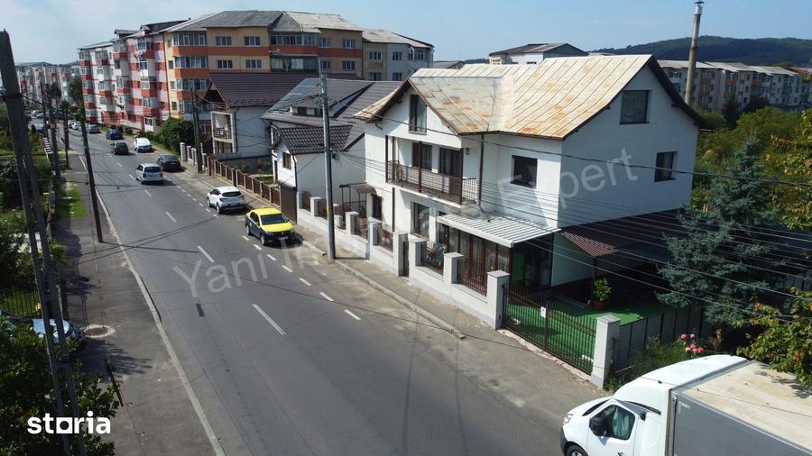 Casă cu 7 camere cu Teren 342 Mp în Central