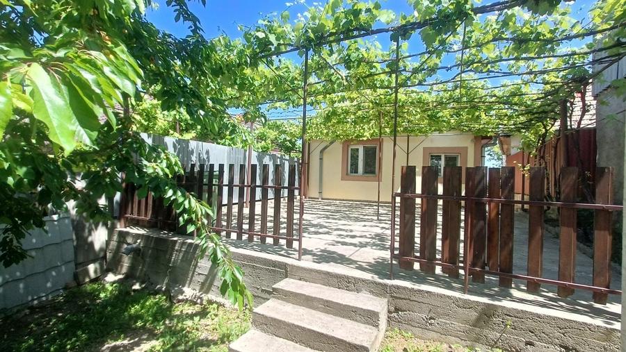 Casă cu 2 camere în Central