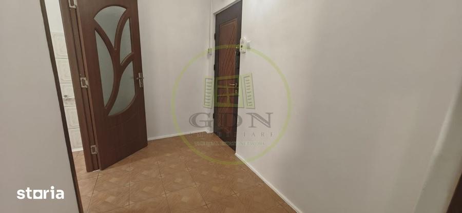 Apartament cu 2 camere semidecomandat în Brazda lui Novac