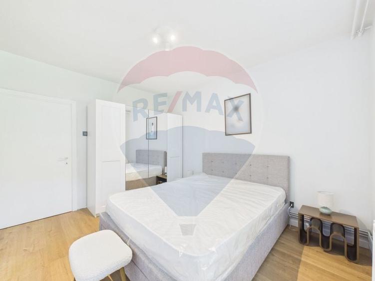 Apartament cu 2 camere semidecomandat, mobilat în Pajura