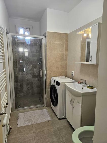 Apartament cu 2 camere semidecomandat în Centrul Civic