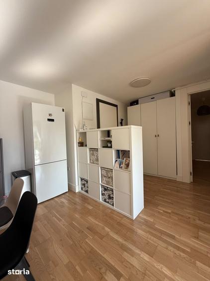 Apartament cu 3 camere în Tei