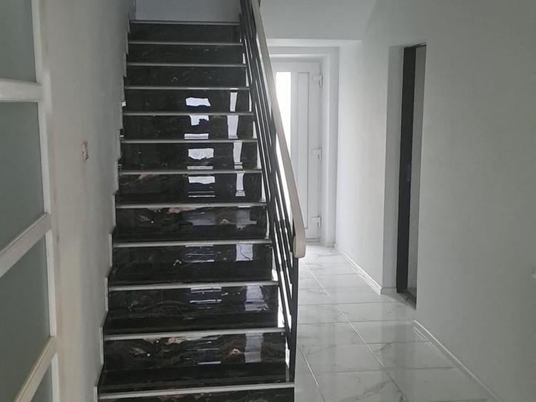 Casă individuală cu 3 camere cu Teren 2200 Mp în Șcheia