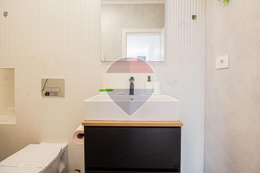 Apartament cu 3 camere decomandat, mobilat în Central
