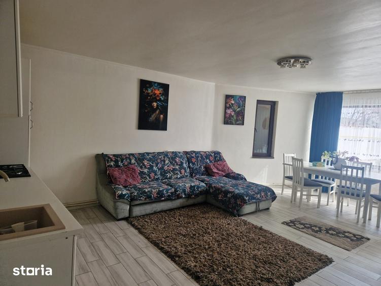 Casă cu 4 camere cu Teren 870 Mp în Mărăcineni