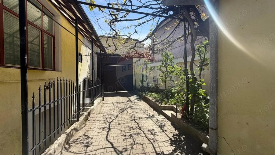 Casă cu Teren 687 Mp în Ultracentral