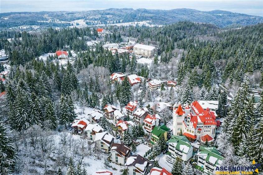 Apartament cu 3 camere decomandat, mobilat în Poiana Brașov