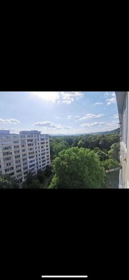 Apartament cu 2 camere semidecomandat în Onești