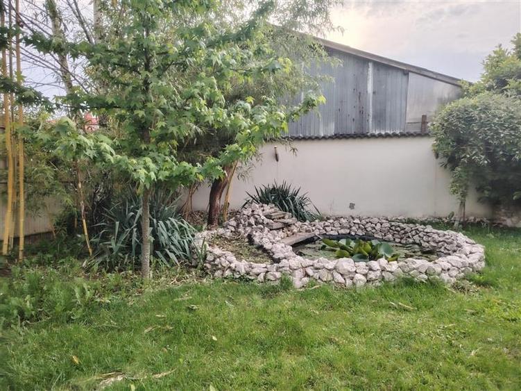 Casă individuală cu 5 camere cu Canalizare în Lipănești