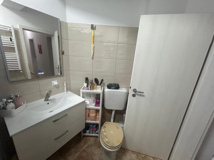 Apartament cu 2 camere decomandat în Berceni