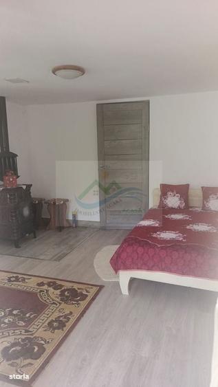 Casă cu 3 camere în Drăgoiești