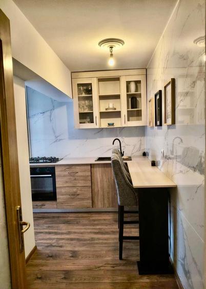Apartament cu 2 camere decomandat în P-ța Unirii