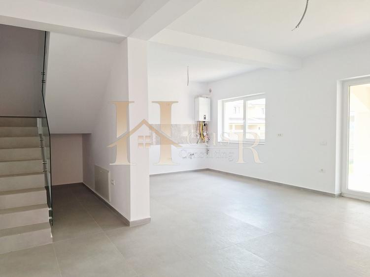 Duplex cu 5 camere cu Canalizare în Moșnița Nouă