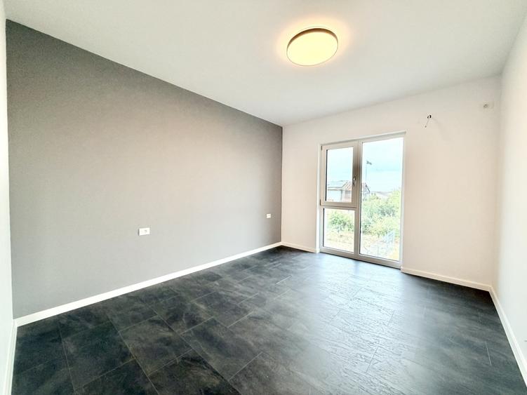Duplex cu 4 camere cu Canalizare în Moșnița Nouă